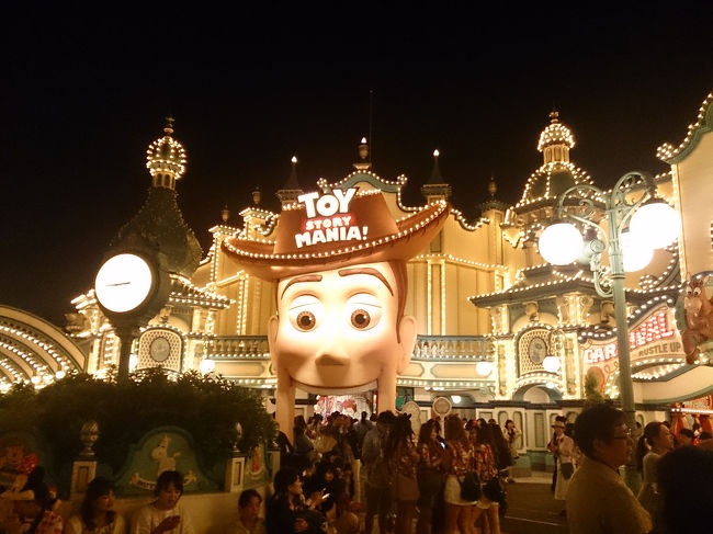 最後に思いっきりシューティングして気分スッキリ☆<br />「夢見心地で帰るのも良いけど、こういう爽快感も気持ちが良いね♪」と大満足で帰路に着きました(*^^*)<br /><br />ミラコスタのベルデスクで手荷物を受け取って、リゾートライン＆JRで帰宅。<br /><br />家に帰った後も、思いっきり楽しんだ感想をたくさん話していましたが、とくにリドアイルで日傘をさしてもらったことと、ファンタズミック！で椅子席を開けてもらったことに「みんな親切なひとばっかり」と感激していました。<br /><br />そんな母が、ワンスのスニークの時に背伸びしてた男の子に場所を譲ったり、ハピネスイズヒアの時に後ろから割り込んできた外国人の女性に前を開けたりしてたこと、<br />きっと本人は無意識で考えてないけど、神様はちゃんと見てるんだよね、と思った娘なのでした。