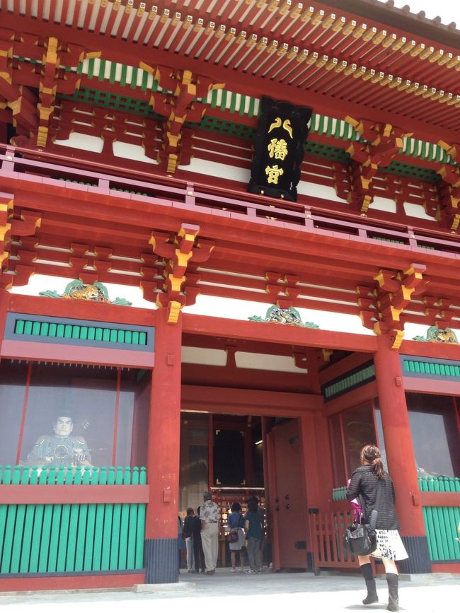 石階段を登ってお参りに。