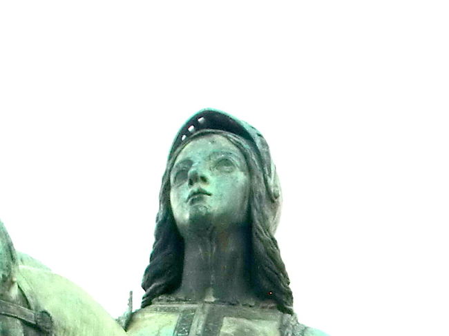 美しい凛としたまぎれもない女性です。