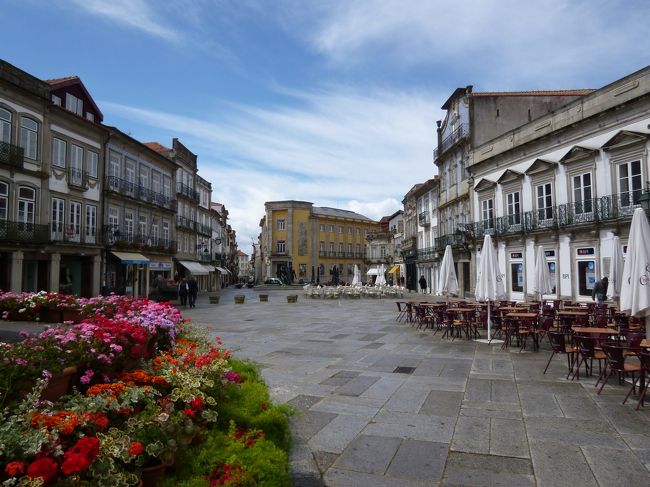 教会前のレプブリカ広場