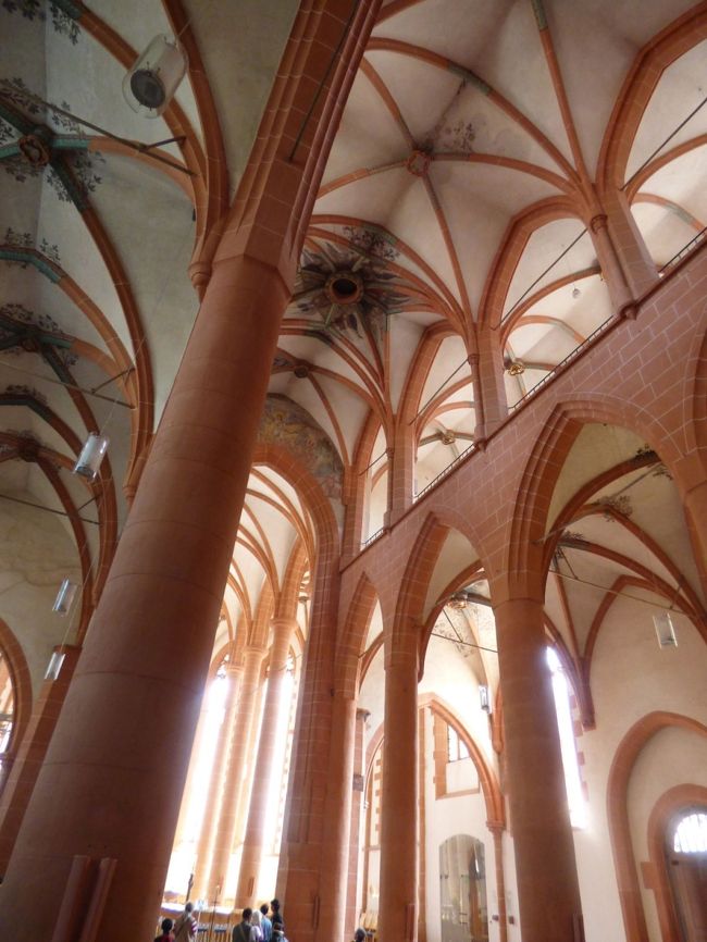 　聖霊教会とイエズス会の教会の両方に入ってみようってことです。