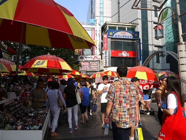 早速散策へ<br />すぐ近くのBIFF広場へ