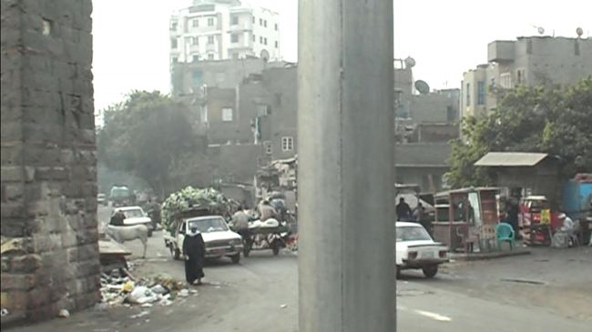 カイロの中心街を離れると、こんな風景に変わります。