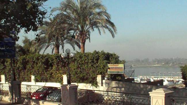 １月７日。朝はやはり寒い。<br />午前中はルクソール西岸の観光です。<br />