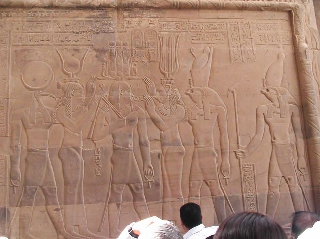 ホルス神の壁画です。