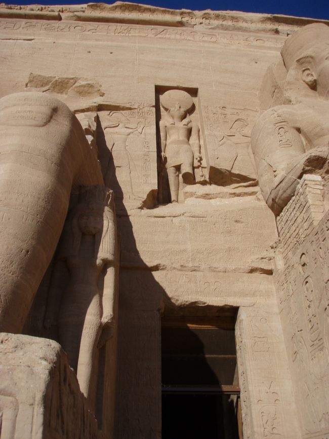 神殿の入口です。<br />中は撮影禁止だったのか、写真が残っていません。<br />