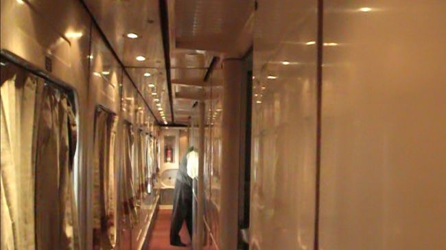 ２名用の個室寝台を利用しました。