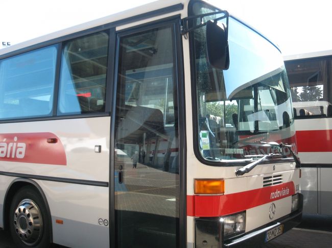 次のバスはこんな感じ。すいてた。<br /><br />さて、結局、Monsarazへの行き方ってどうなっていたの？ということですが、まずEvora→Reguengos de Monsarazは10:25→11:20の便があります。ということは、Lisbon→Evoraは8:00→9:45に乗る。これは、まあ簡単です。