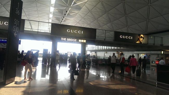 その他、キャセイのラウンジは、<br />ＴＨＥ　ＢＲＩＧＥ　３５番ゲート付近<br />ＴＨＥ　ＰＩＥＲ　６５番ゲート付近<br />があるようです。