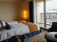 そして、那覇初日のホテルは、ロワジール・スパタワーに宿泊しました。

琉球湯治「ちゅらスパ」のちょっとしょっぱい半露天風呂でノンビリしました。
http://www.loisir-spatower.com/relaxation/churaspa_index.html