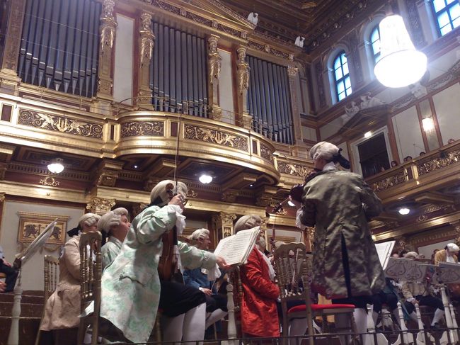 演奏者も近いです。