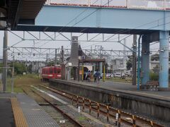 　銚子駅の改札口から見える、銚子電鉄のホーム。