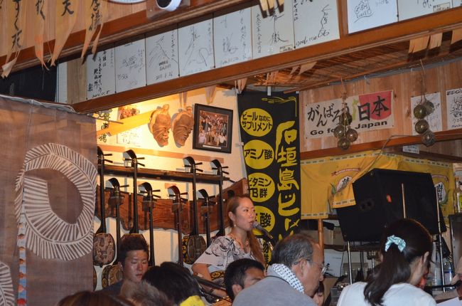 ７時過ぎからライブが始まります。