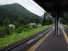 休憩室で抹茶のソフトを食べながらまったり。
その後、駅へと戻り、14時33分発の電車で川治湯元駅へと向かった。