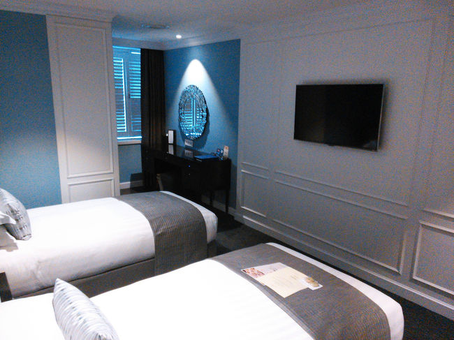 テレビは壁掛けですっきり。<br /><br />BS、NHK観られます。<br />