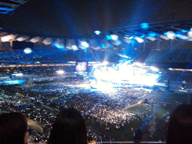 最後トリはさすがの少女時代！<br /><br />大盛り上がりで23時ごろ公演終了。<br /><br />大好きなAPinkも凄い人気で、出演順は最後から3番目。今年日本デビューの予定だったかな？頑張れ〜<br /><br />また機会があれば観たいな〜ドリコン♪<br /><br /><br />