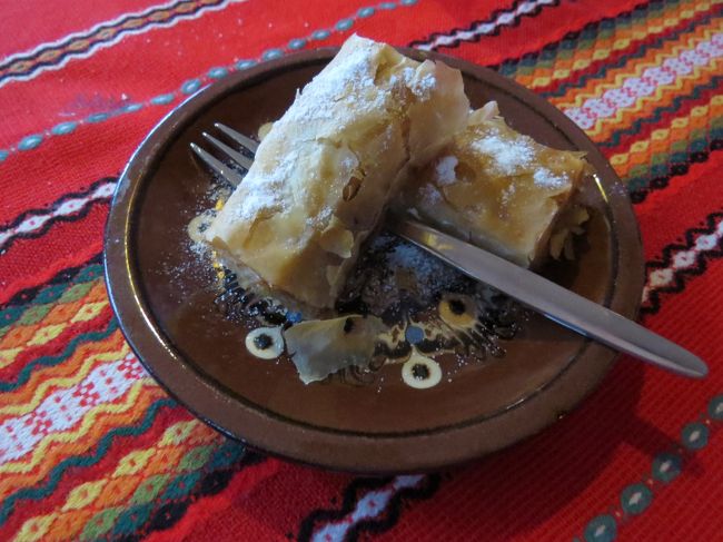 デザートは、ナッツ・レーズン・シナモンの巻パイです。