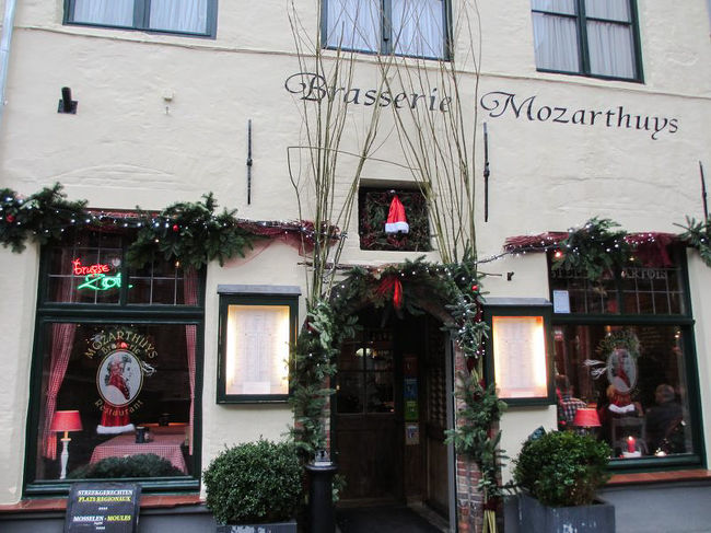 ということで、元気を取り戻すためにもランチタイム！<br />特に下調べはせず、友人が決めてくれたお店に。<br />これは帰りに撮りました。