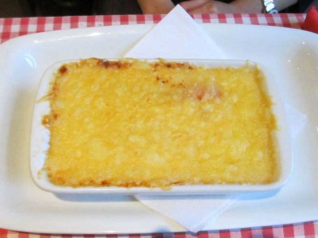 友人が注文したのは、チコリのグラタン。<br />こちらもベルギー名物です。<br />美味しい〜♪と完食。<br />私も味見はさせてもらいましたよ。