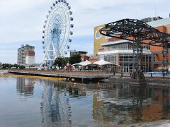 自転車を押しながら、周辺をウロウロ…。
エスパルスドリームプラザです。