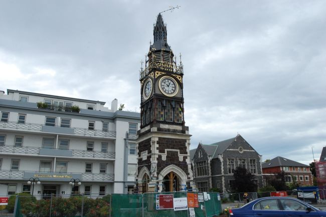 訪問時のクライストチャーチはまだ大地震から立ち直っておらず復興の真っ最中。街のあちらこちらで修復中の建物が目に付きます。
