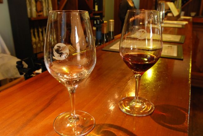 花より団子で早速テイスティング。ワインを購入すれば無料です。( 買わなくても数ドルでOKだったはず) ワインは詳しくありませんが、リースリングが気に入りお土産用に早速購入。