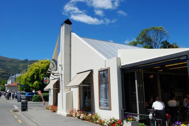 ランチはMa Maisonで。テラス席でビーチを眺めながらランチを楽しめます。