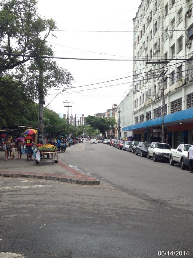 同じく旧市街。ここのココナツジュースはRs2で今までで一番安かった。まあ観光地値段じゃないし、これが正価なんだろう。