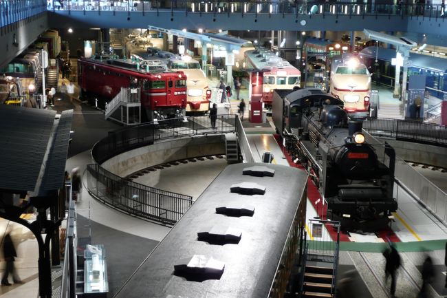 成田空港へ行く前に、大宮の鉄道博物館に行きました。