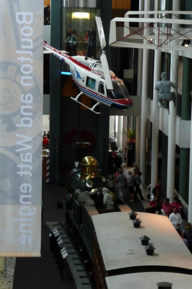 航空関係の展示もありました。