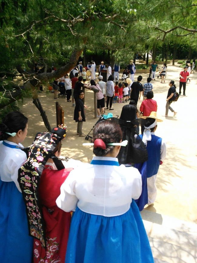 でも衣装とかつらが暑そう…