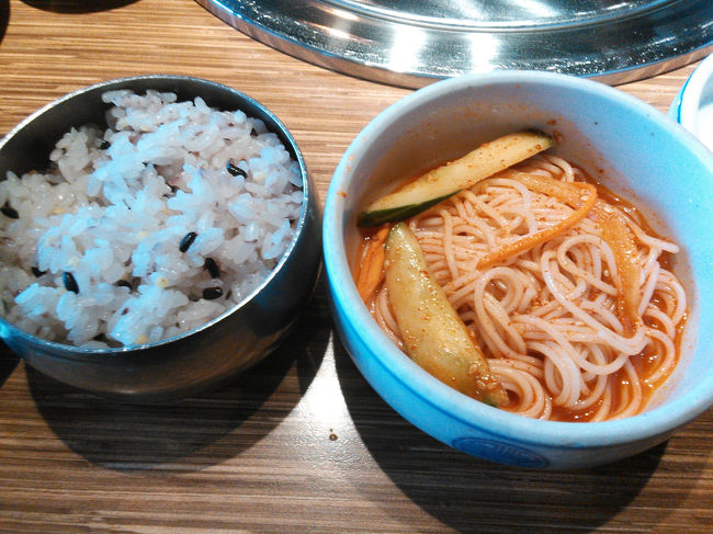 ご飯とビビン麺もついて…<br />