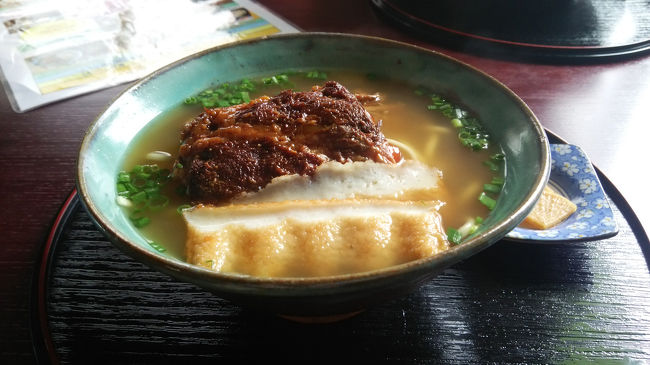 お昼は「んまや〜」さんでなんこつとろとろのソーキそばいただきました！<br /><br />本当にとろとろ！！うまかった〜！