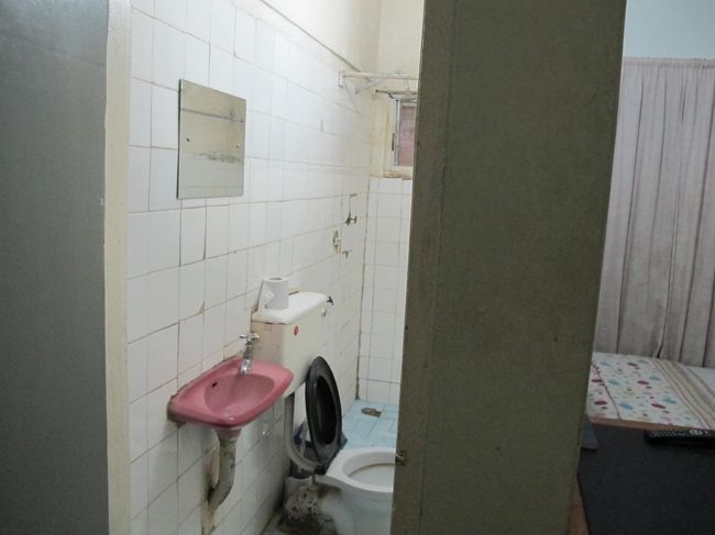 ボルガタンガの安宿「Hotel ST Joseph セント・ジョセフ」<br />