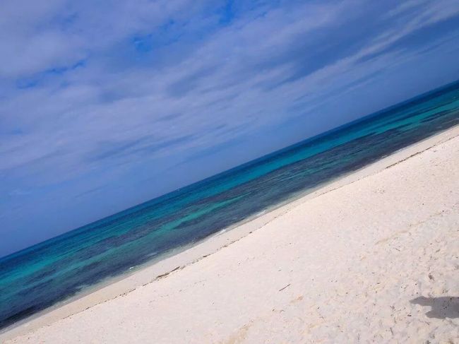 最後は長間浜。<br />ここはなかなか穴場、綺麗なんですよ〜<br />グラビアの撮影してたよ<br /><br />37.5度。<br />ん？笑 まだまだいける。笑