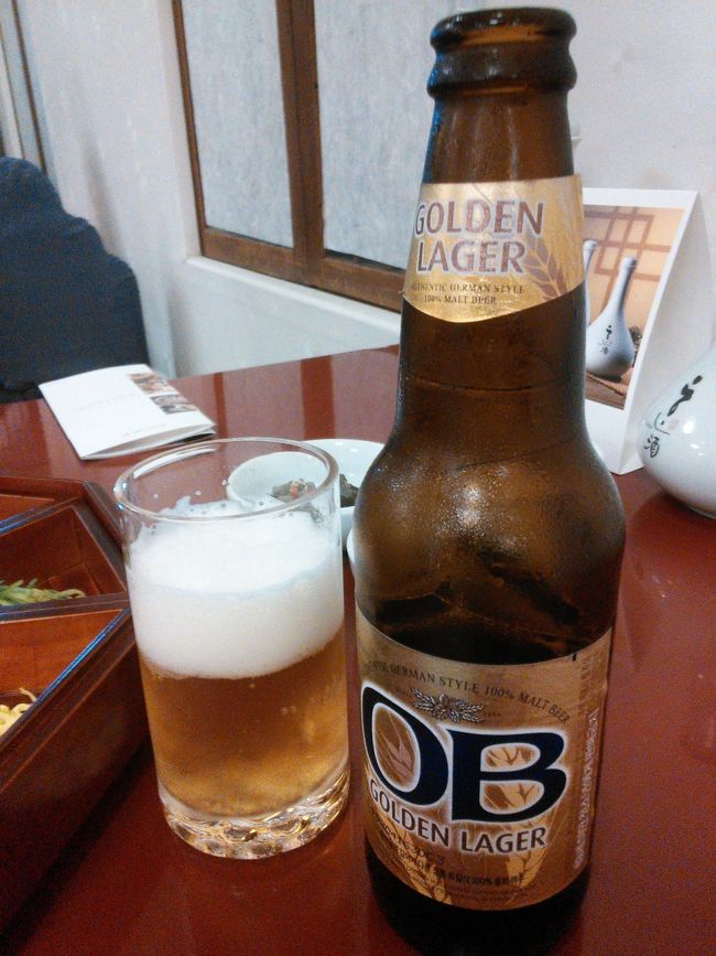 とりあえずおビールを。<br /><br />韓国のビールは薄い？と言うか軽い感じがするんですが、この「OB」が一番日本のビールに近い気がする。<br />