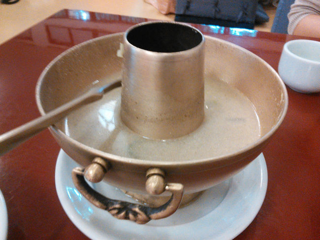 宮廷シンソルロ(神仙炉)、スープですね。