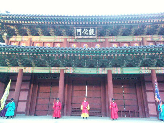 普段は18時までしか中に入れません。（時間は季節によって変わると思いますが…）<br /><br />王様しか知り得なかった夜の宮殿はどんな感じなのかワクワクします！<br />