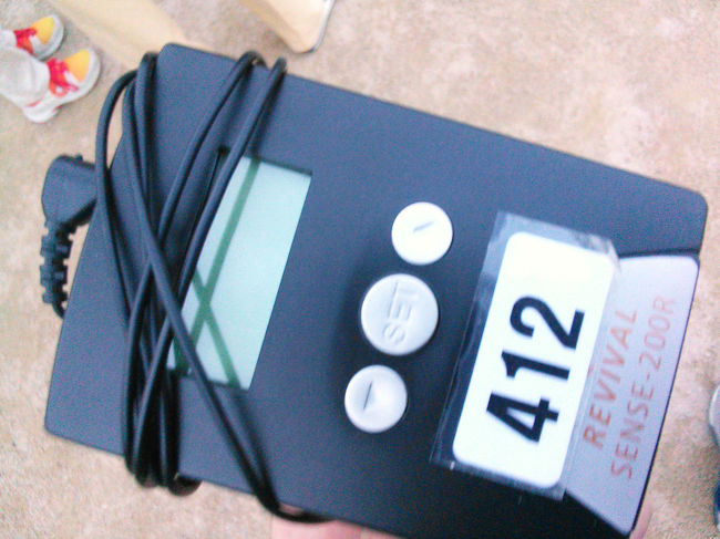 ガイドさんの声が聞こえるイヤホンを受け取ります。