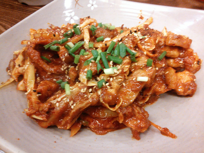 豚カルビキムチ<br /><br />めっちゃおいしい！ビールがすすむ〜