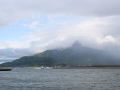 雲に覆われた桜島