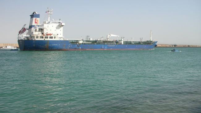 帰りはバスの時間が合わず、ワゴン車のミニバスでエジプトに向かいますが、車に詰め込まれたうえ、熱風が車内に入りまさに地獄でした。夏のエジプトでは、エアコンバスで移動がいいと思います。