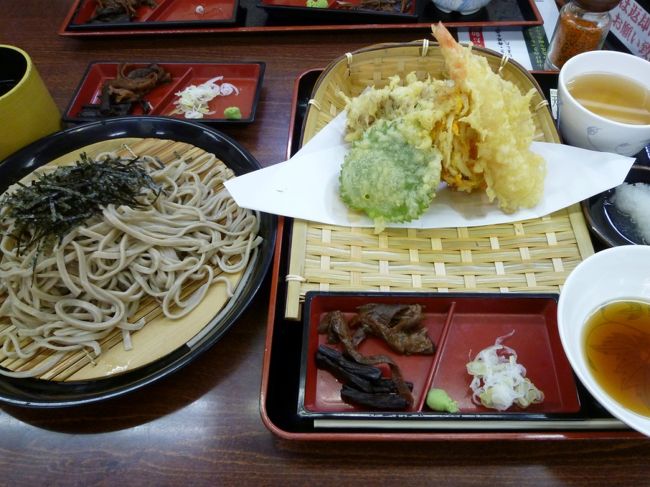 私は、ざるうどんに天ぷらを注文＾＾<br />十割そばって書いてあったけど、癖がなくおいしく頂きました