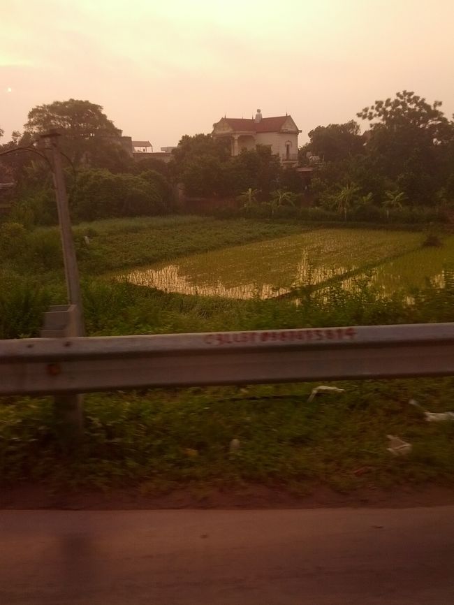 田んぼももちろん　あります。<br /><br />今回　おこわ食べなかったなぁー