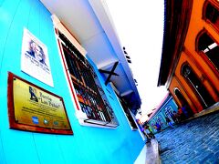 【エクアドル、ガラパゴス諸島への入口】

まだＯＰＥＮしていない店も多いようです。お土産屋やらレストランやらが出店される模様。