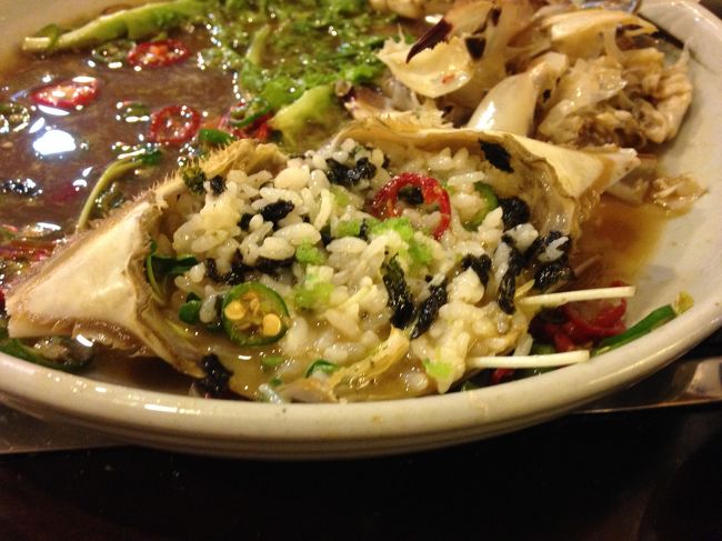 最後は肝とごはんと韓国のり、タレを混ぜて食べます。<br />これがたまらない！