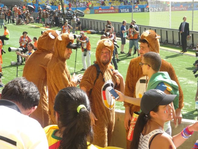 ドイツ人のクマコスプレ