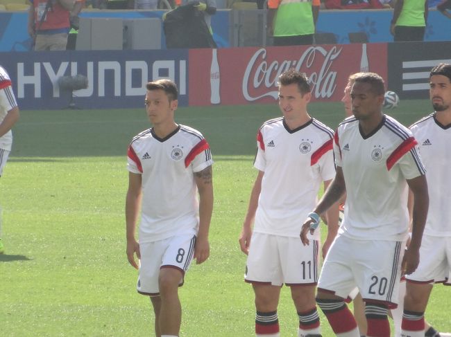 アップするドイツ代表<br />エジル他