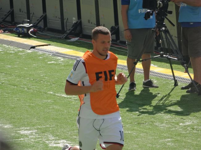 アップ中のポドルスキ