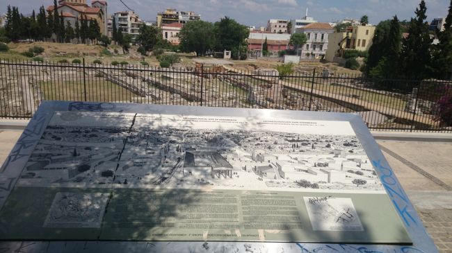 2014年6月11日　ケラミコスの墓を訪問しました。<br /><br />古代はアゴラから西北へ聖なる道を進むと市壁を出たところに、紀元前１２世紀から前１世紀までの墓があった。<br /><br />日の沈む西側に冥界を意識したのはエジプトと同様ですね。